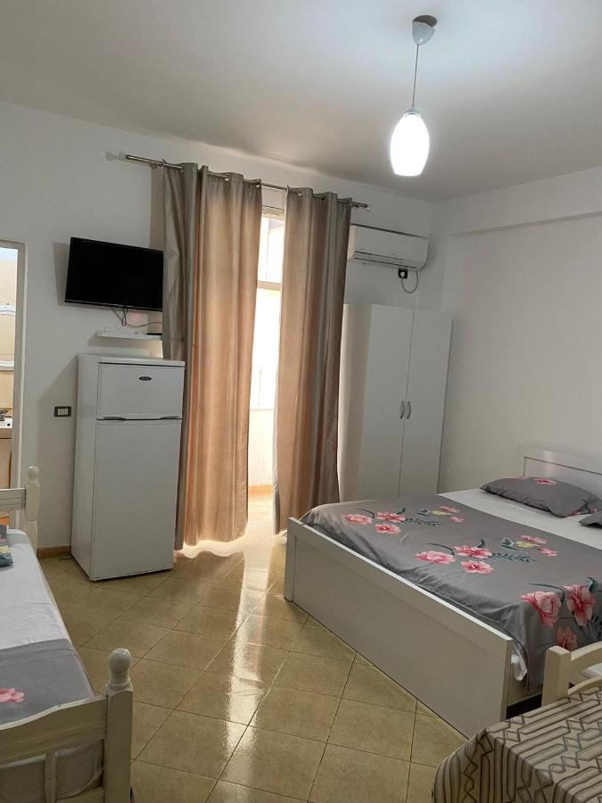 Elio'S Room Durrës Buitenkant foto