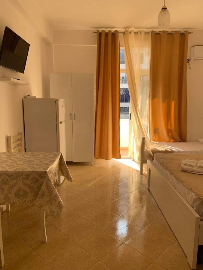 Elio'S Room Durrës Buitenkant foto