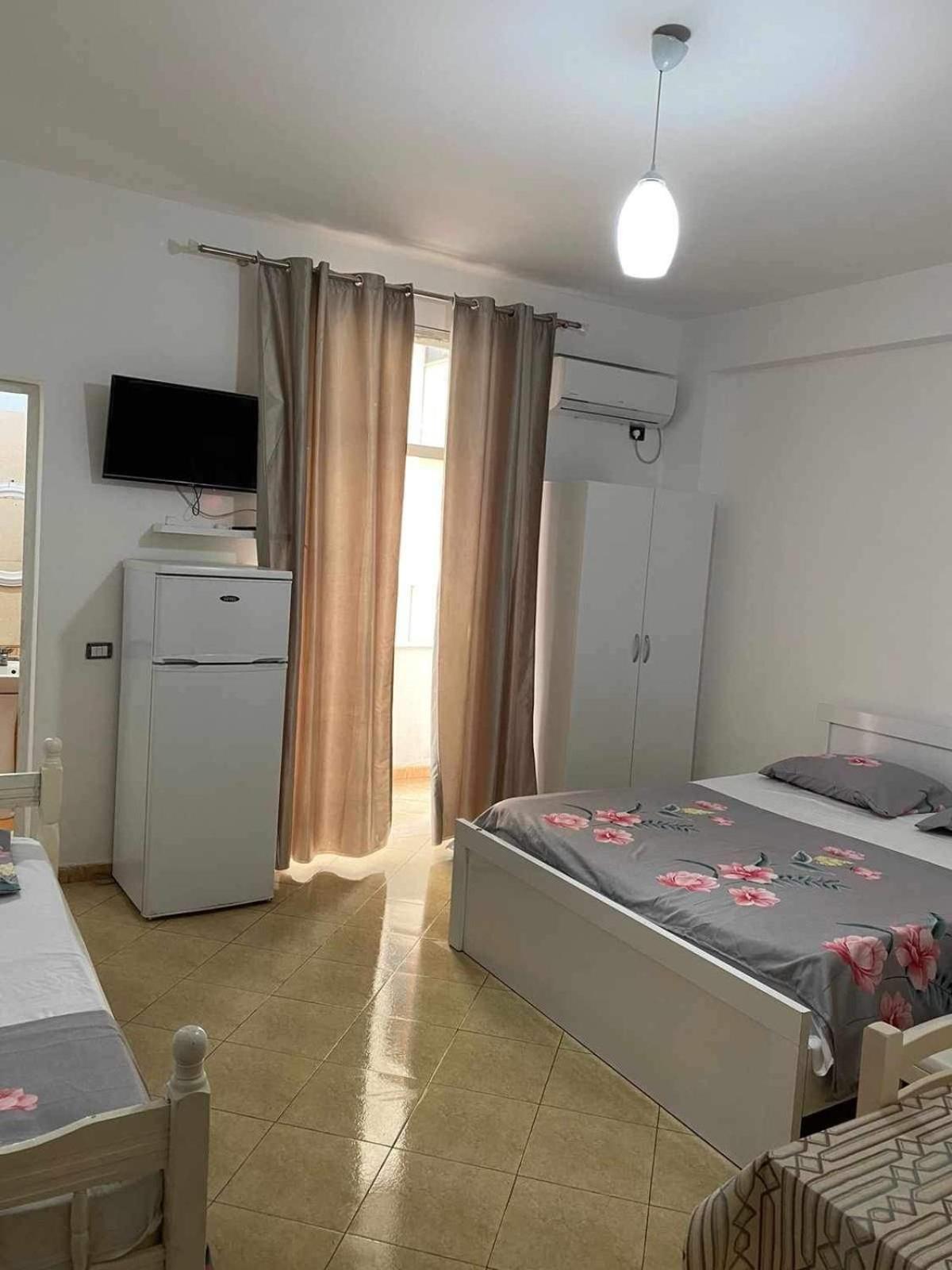 Elio'S Room Durrës Buitenkant foto
