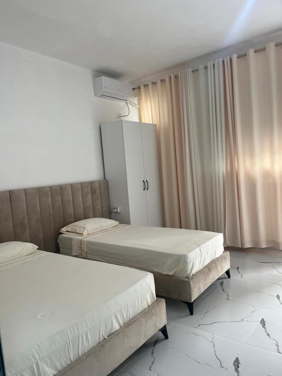 Elio'S Room Durrës Buitenkant foto