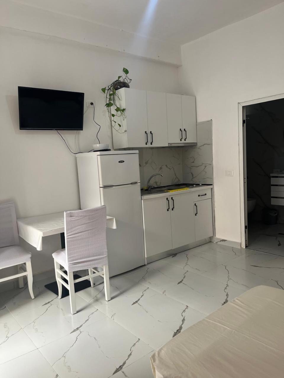 Elio'S Room Durrës Buitenkant foto