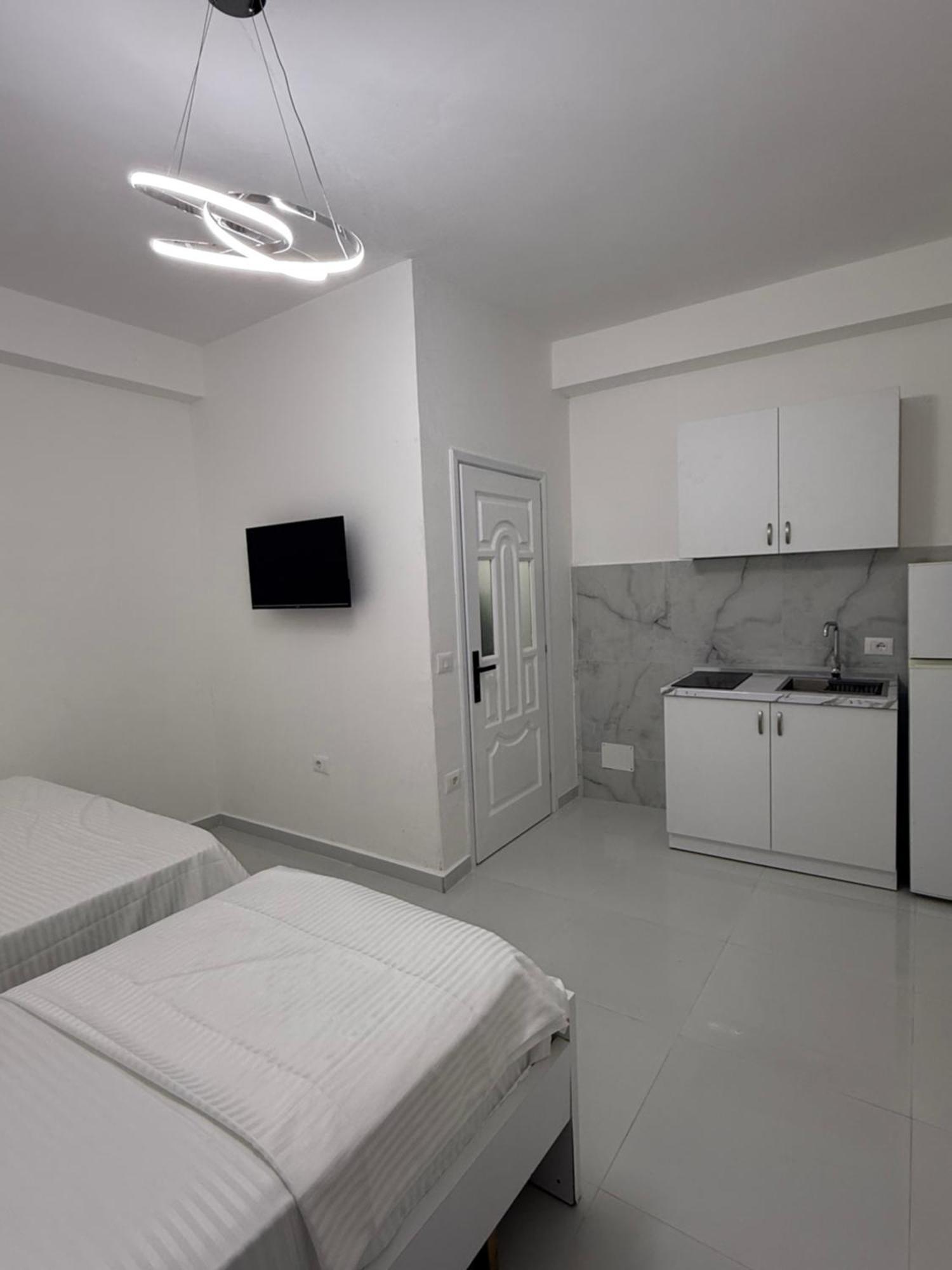 Elio'S Room Durrës Buitenkant foto