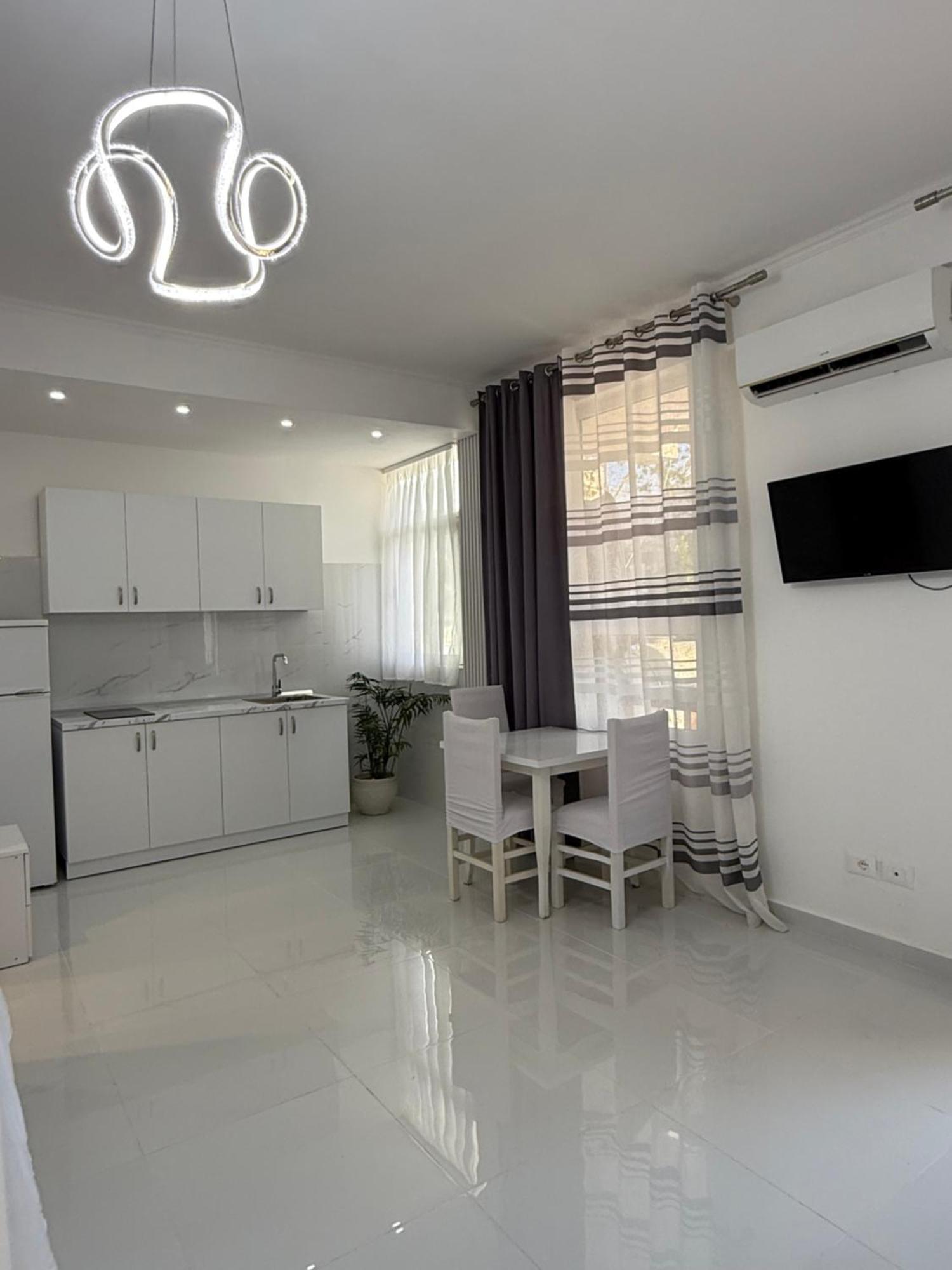Elio'S Room Durrës Buitenkant foto