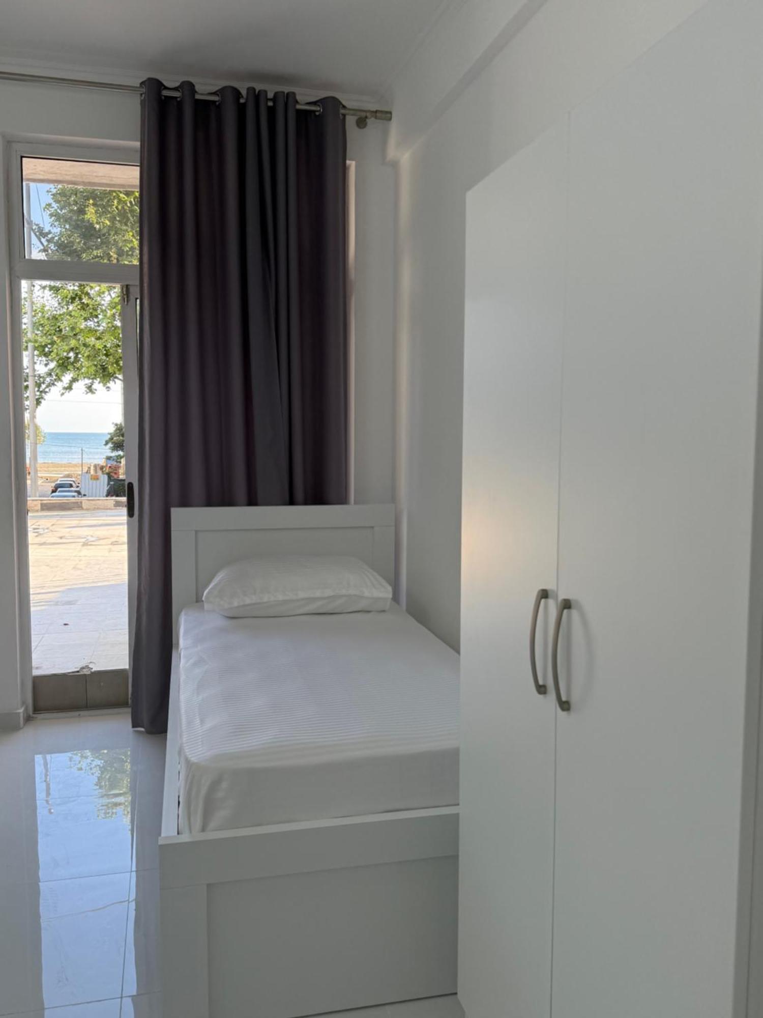 Elio'S Room Durrës Buitenkant foto