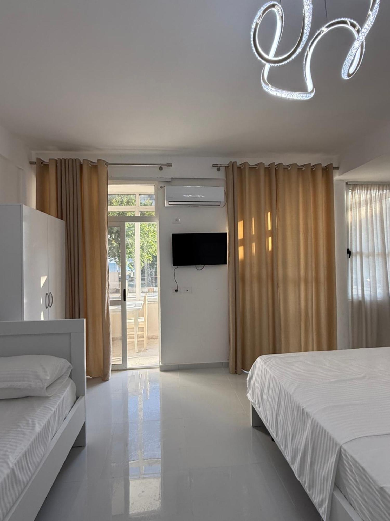 Elio'S Room Durrës Buitenkant foto