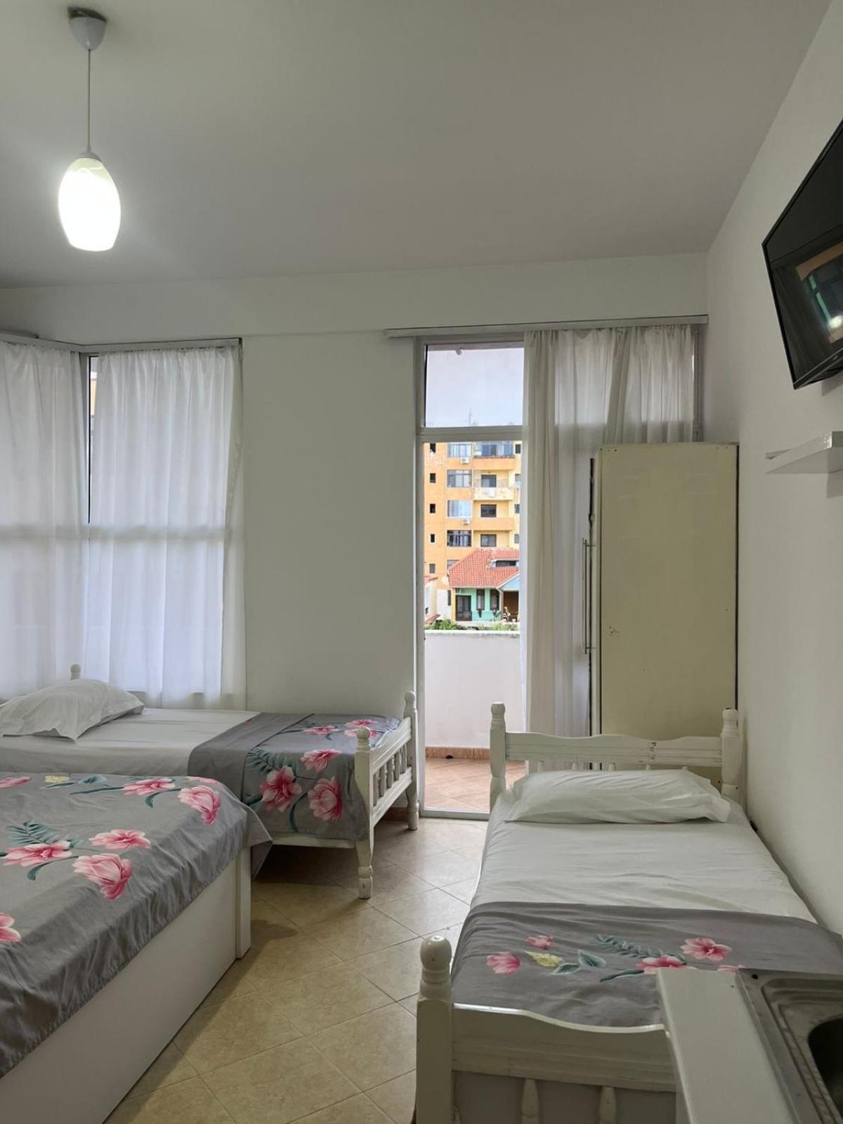 Elio'S Room Durrës Buitenkant foto